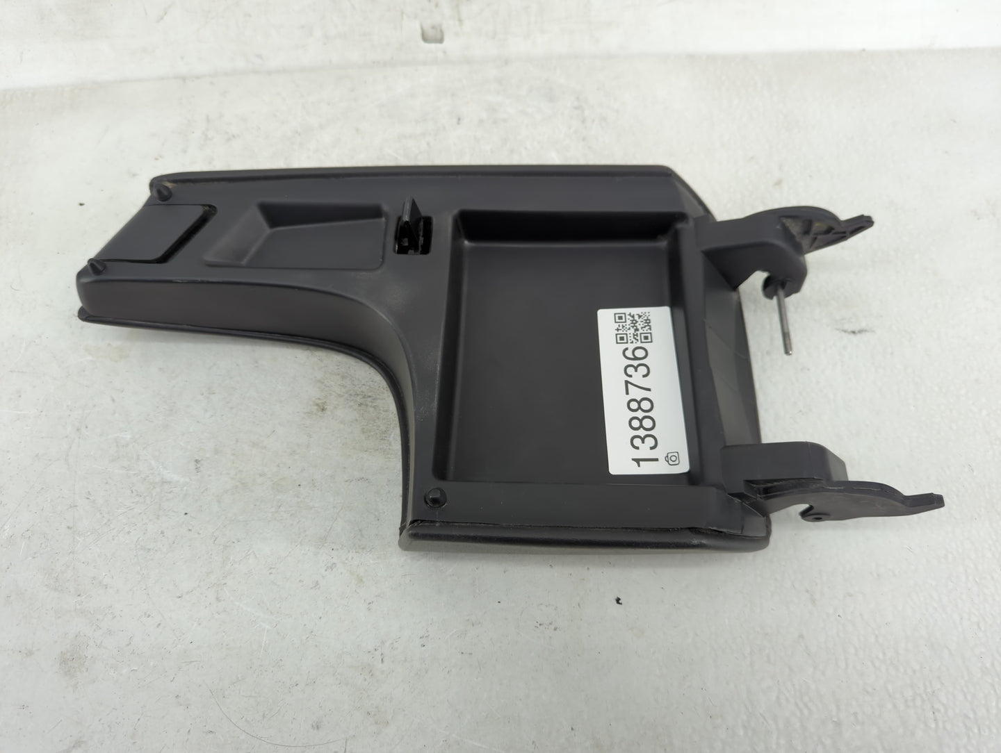 2015 Buick Regal Center Console Armrest Cover Lid Fits OEM Used Auto Parts - Oemusedautoparts1.com