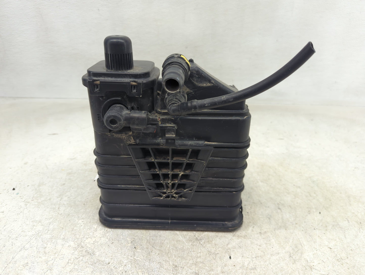 2015 Buick Regal Fuel Vapor Charcoal Canister 1389827 - Oemusedautoparts1.com
