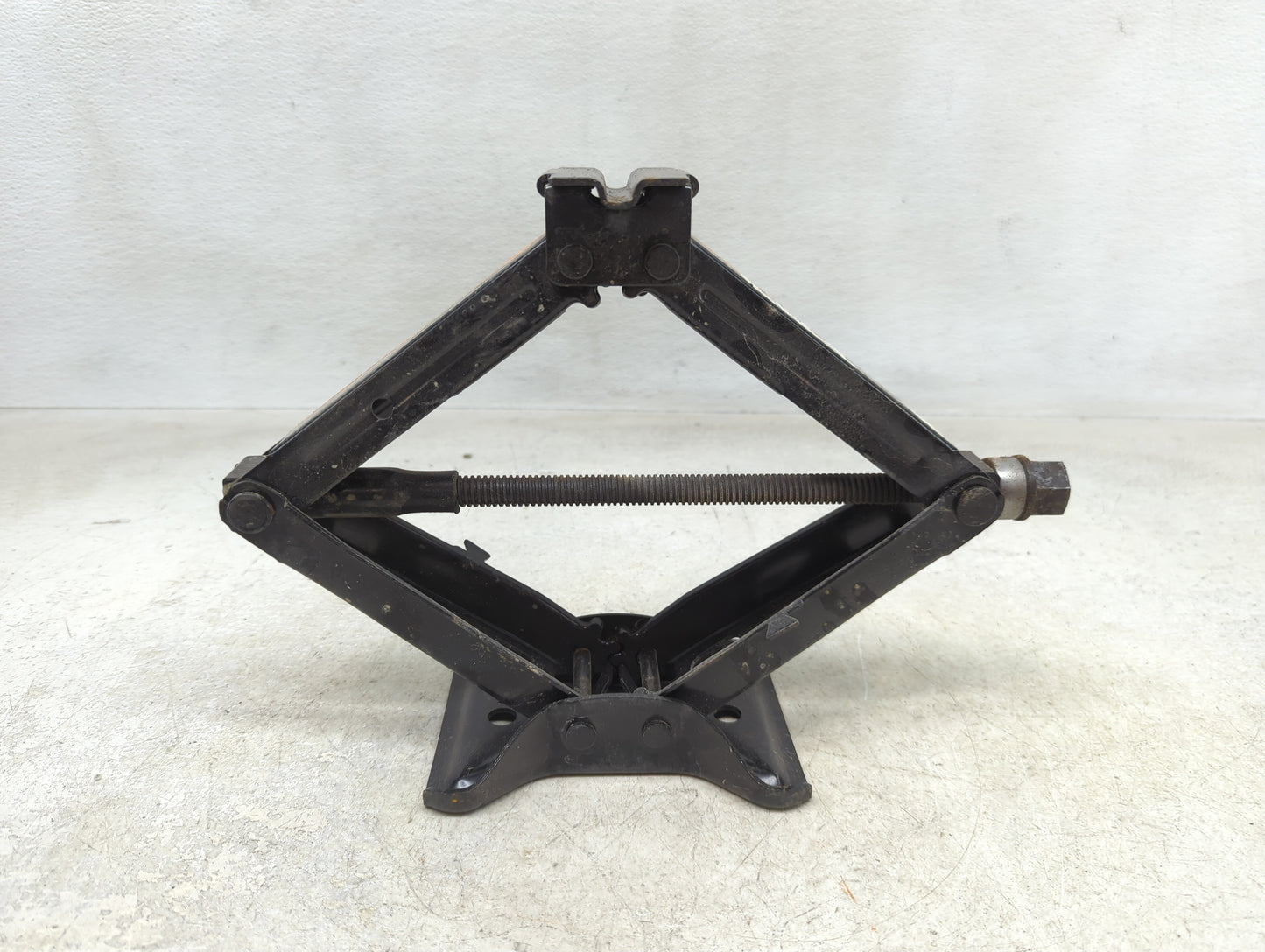 2015 Buick Regal Spare Scissor Car Jack - Oemusedautoparts1.com