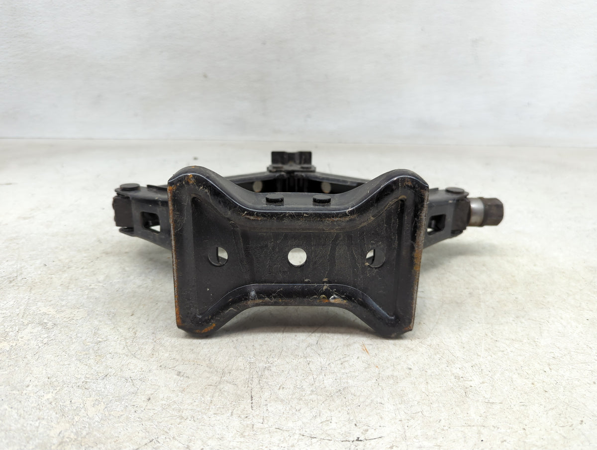 2015 Buick Regal Spare Scissor Car Jack 1390224 - Oemusedautoparts1.com