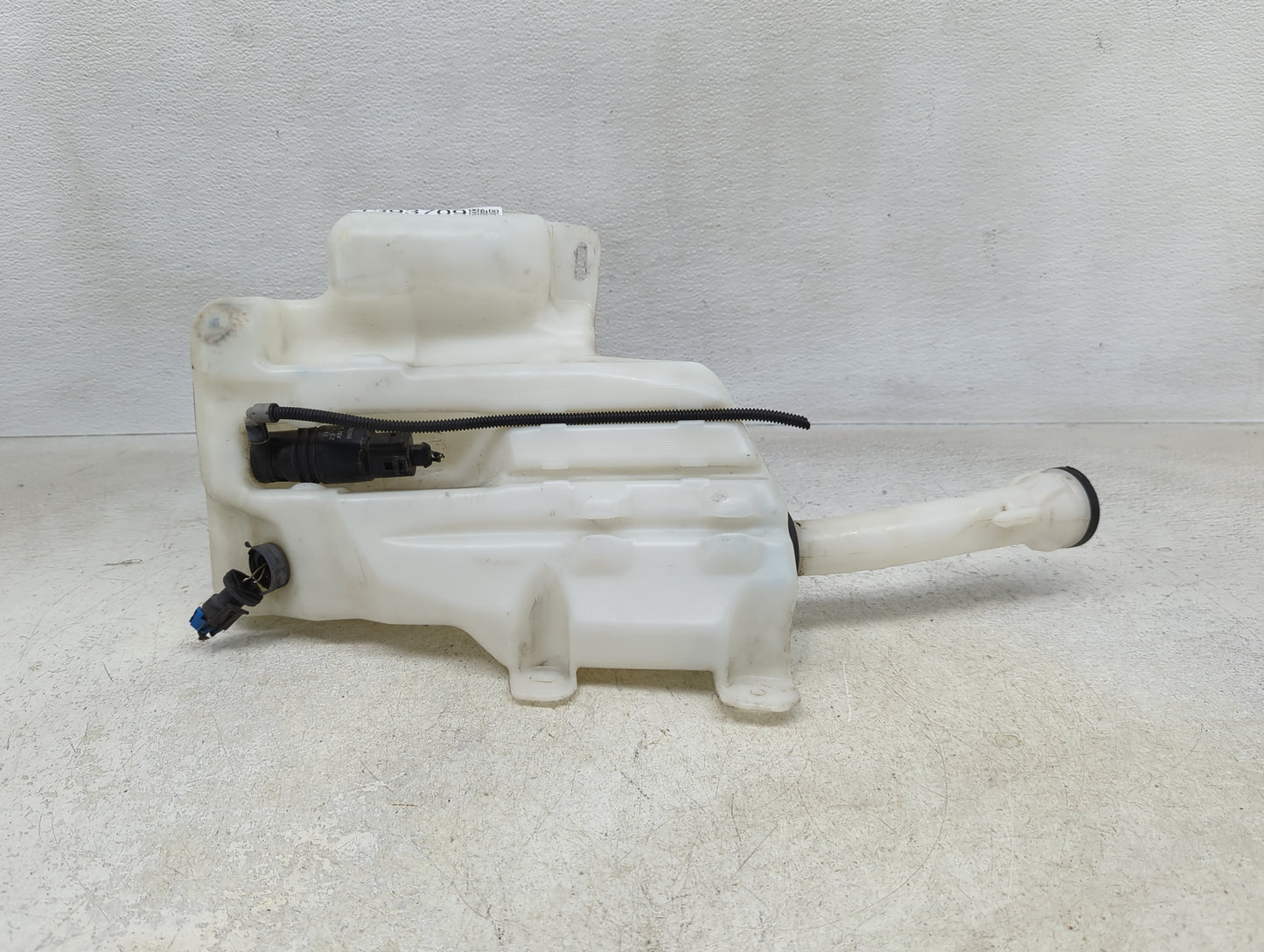 2011-2017 Buick Regal Windshield Washer Fluid Reservoir Bottle Oem - Oemusedautoparts1.com