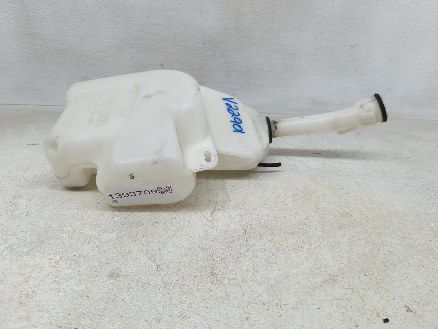 2011-2017 Buick Regal Windshield Washer Fluid Reservoir Bottle Oem - Oemusedautoparts1.com