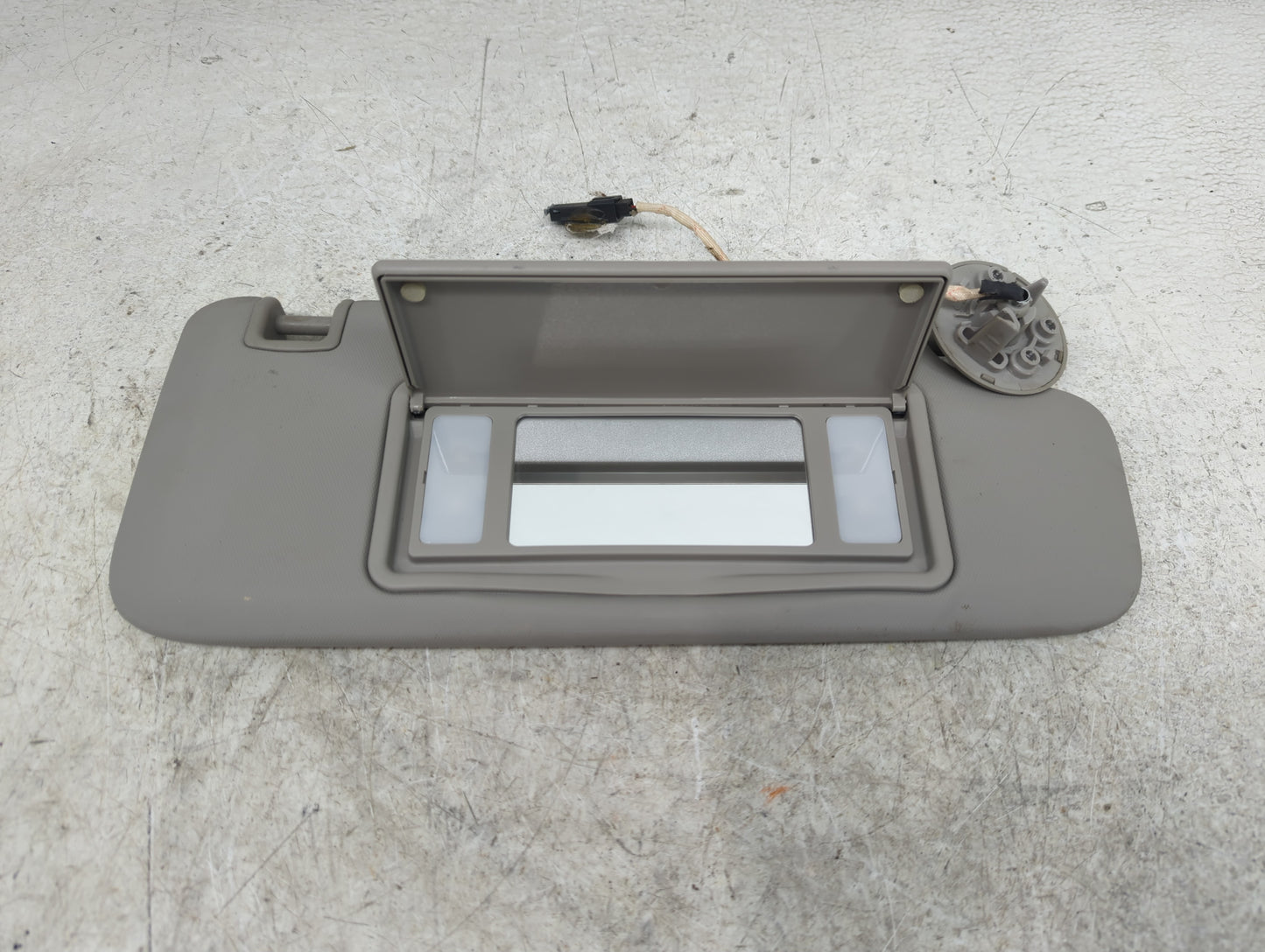 2011-2015 Buick Regal Sun Visor Shade Replacement Passenger Right Mirror Fits Fits 2011 2012 2013 2014 2015 OEM Used Auto Pa