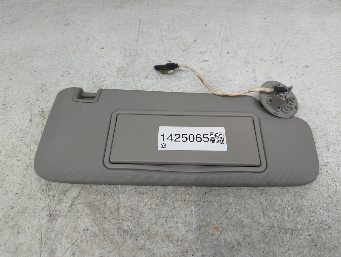 2011-2015 Buick Regal Sun Visor Shade Replacement Passenger Right Mirror Fits Fits 2011 2012 2013 2014 2015 OEM Used Auto Pa