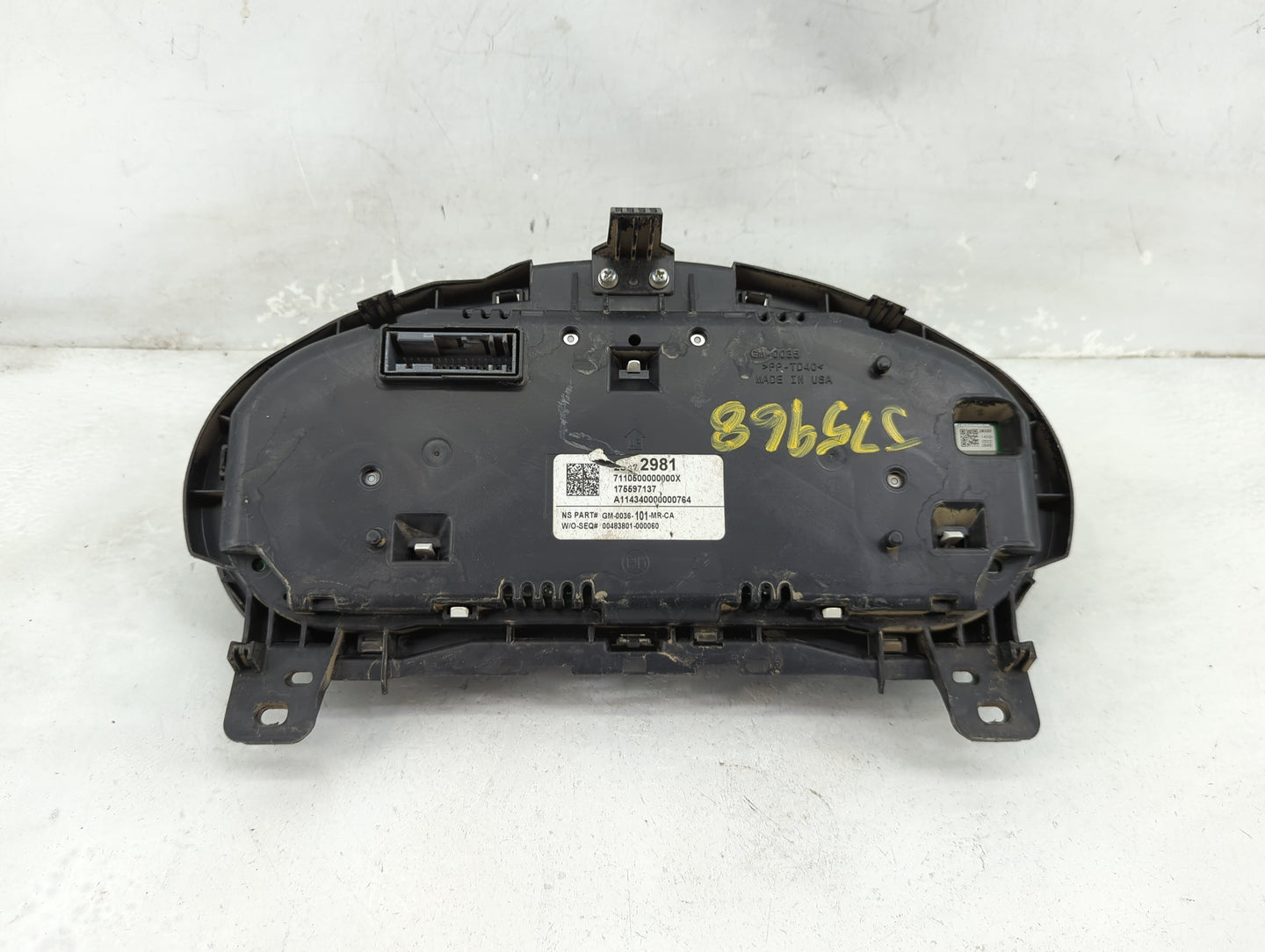 2015 Buick Regal Instrument Cluster Speedometer Gauges P/N:GM-0036-101-MR-CA 175597137, A114340000000764 Miles: Fits OEM Use
