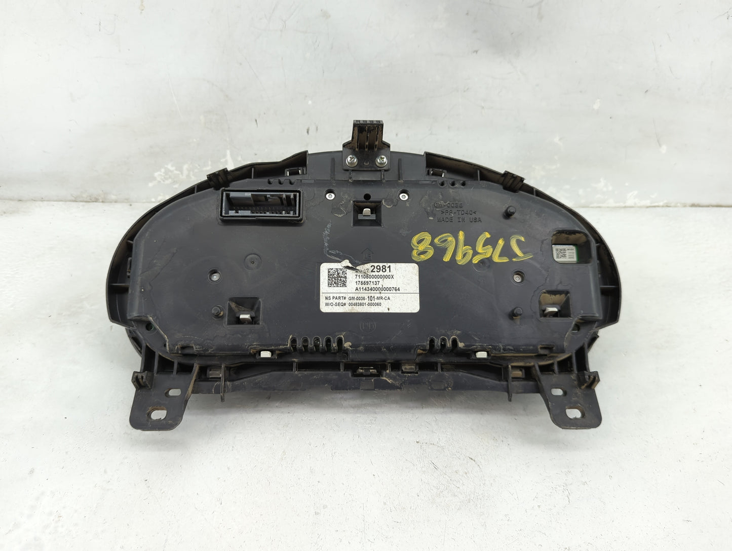 2015 Buick Regal Instrument Cluster Speedometer Gauges P/N:GM-0036-101-MR-CA 175597137, A114340000000764 Miles: Fits OEM Use