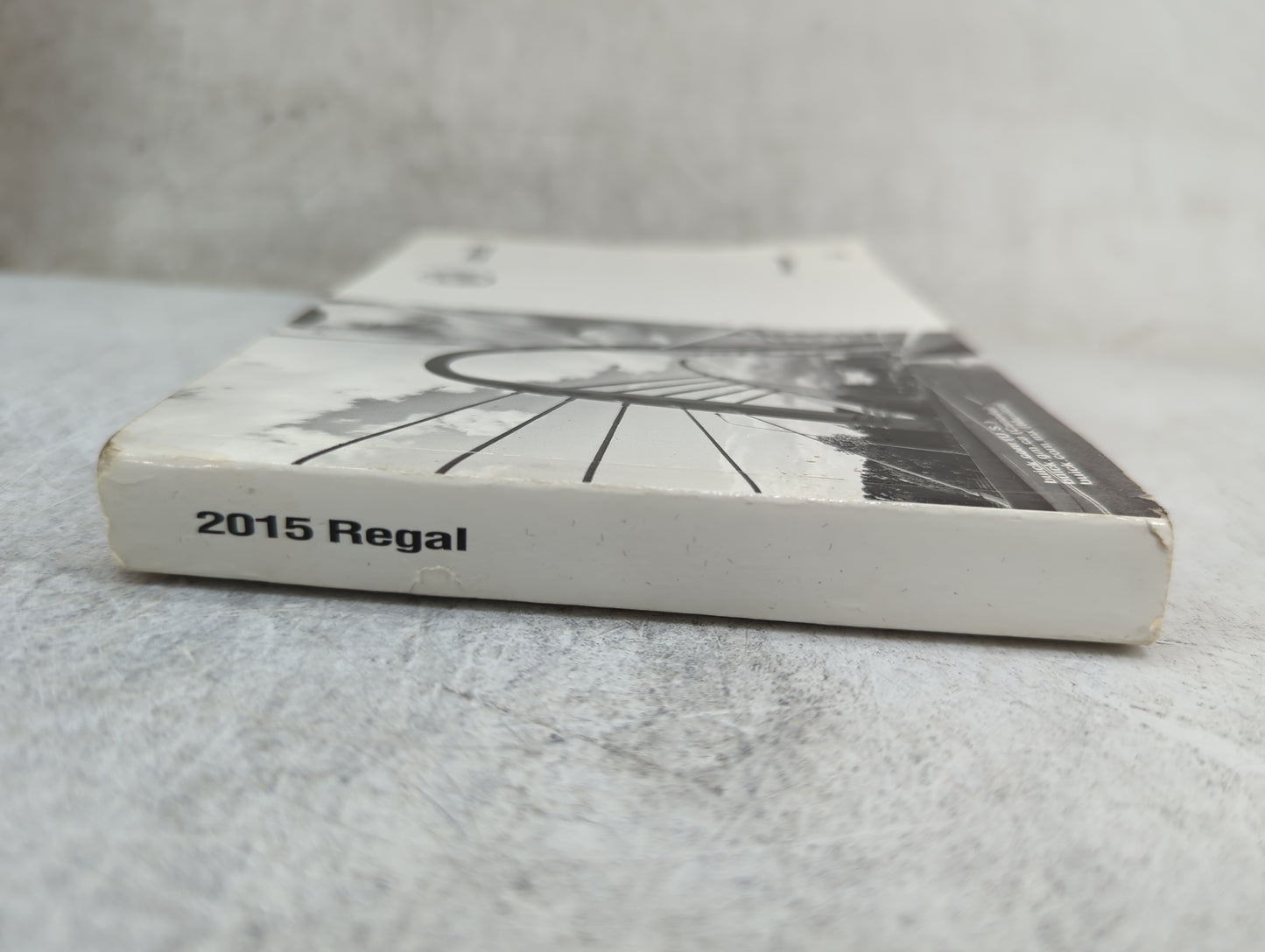 2015 Buick Regal Owners Manual Book Guide P/N:22941512 OEM Used Auto Parts - Oemusedautoparts1.com