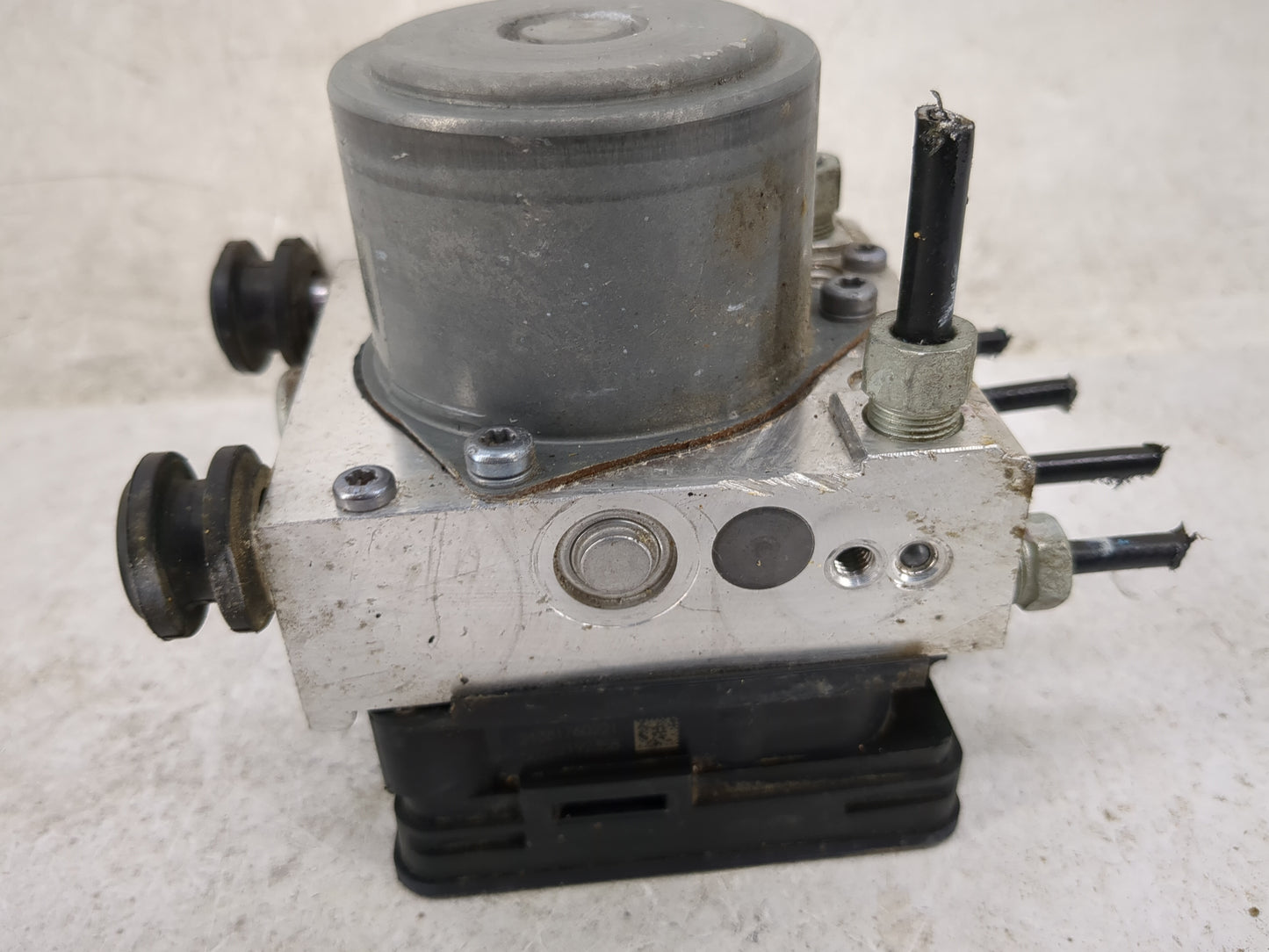 2014-2015 Buick Regal ABS Pump Control Module Replacement P/N:23226998 24580000000X, 122505659 Fits Fits 2014 2015 OEM Used 
