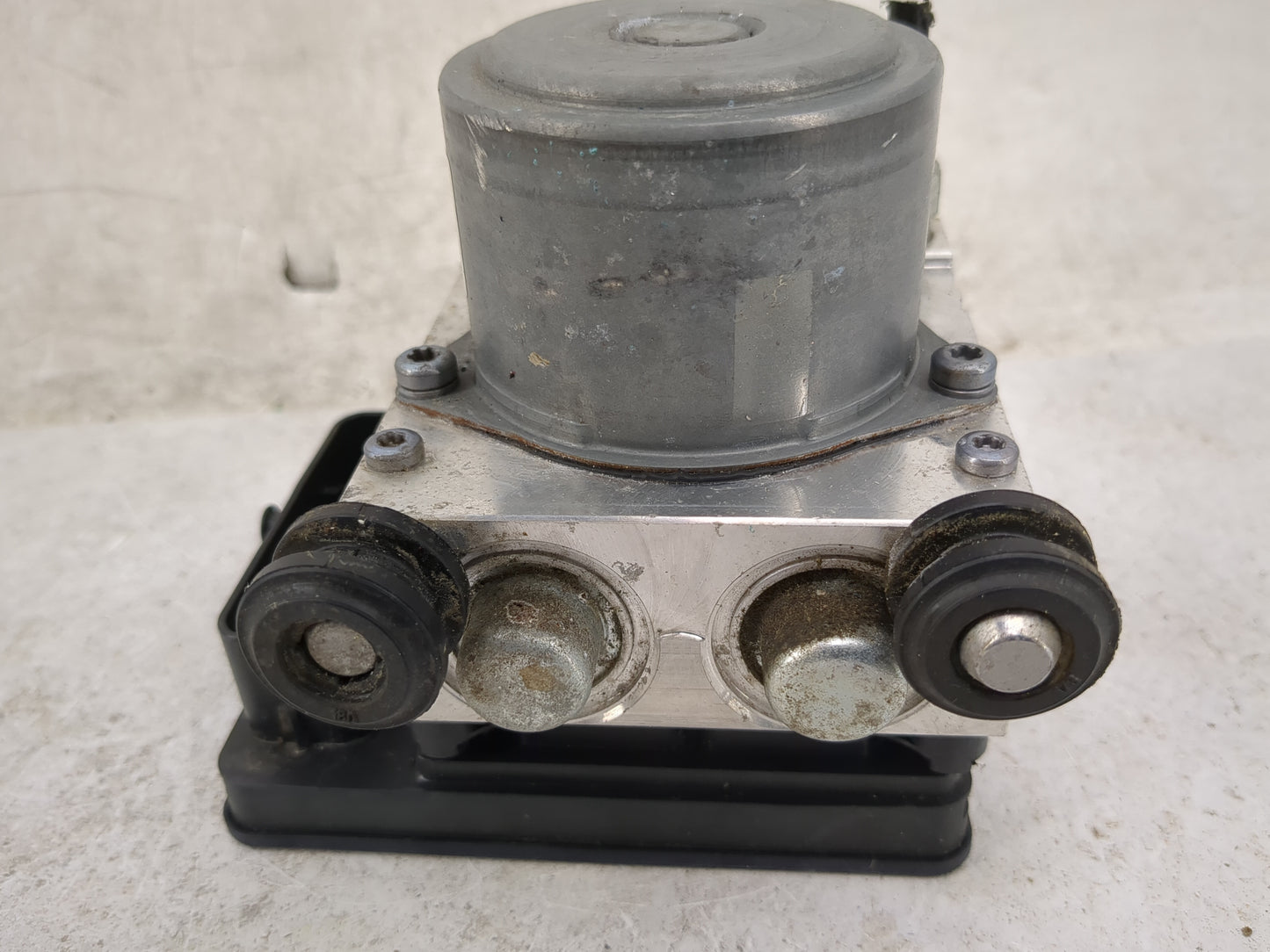 2014-2015 Buick Regal ABS Pump Control Module Replacement P/N:23226998 24580000000X, 122505659 Fits Fits 2014 2015 OEM Used 