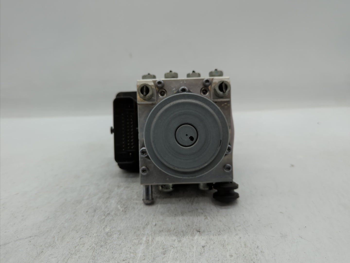 2014-2015 Buick Regal ABS Pump Control Module Replacement P/N:23321781 23226998, 23227003, 23163767 Fits Fits 2014 2015 OEM 