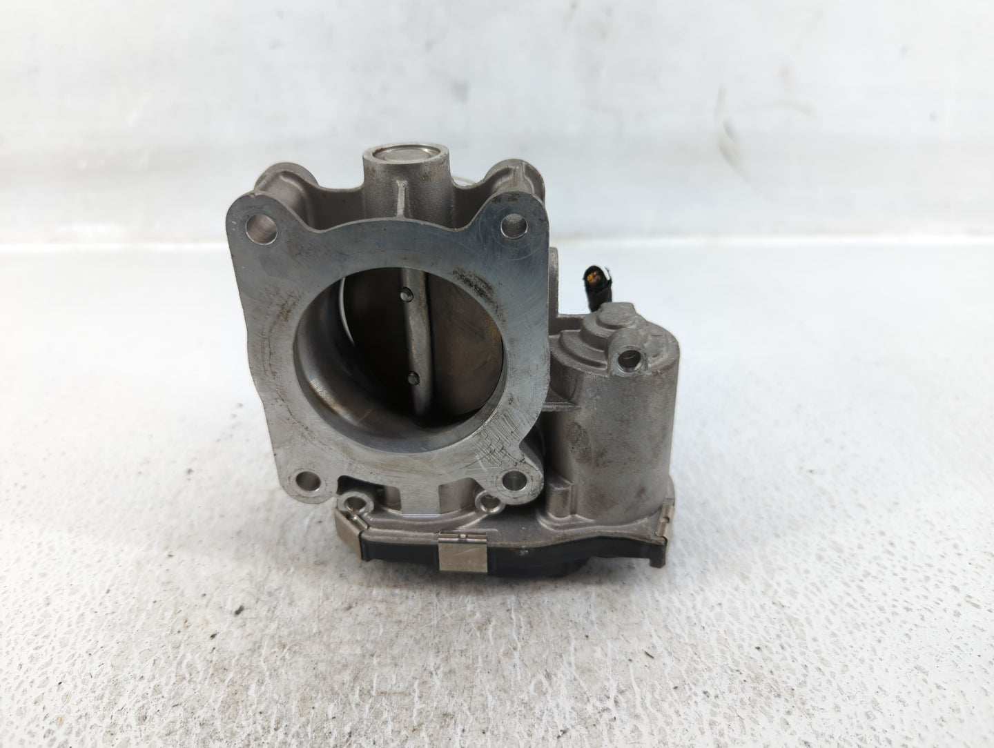 2014-2017 Buick Regal Throttle Body P/N:12627067DA Fits Fits 2013 2014 2015 2016 2017 2018 2019 2020 2021 OEM Used Auto Part