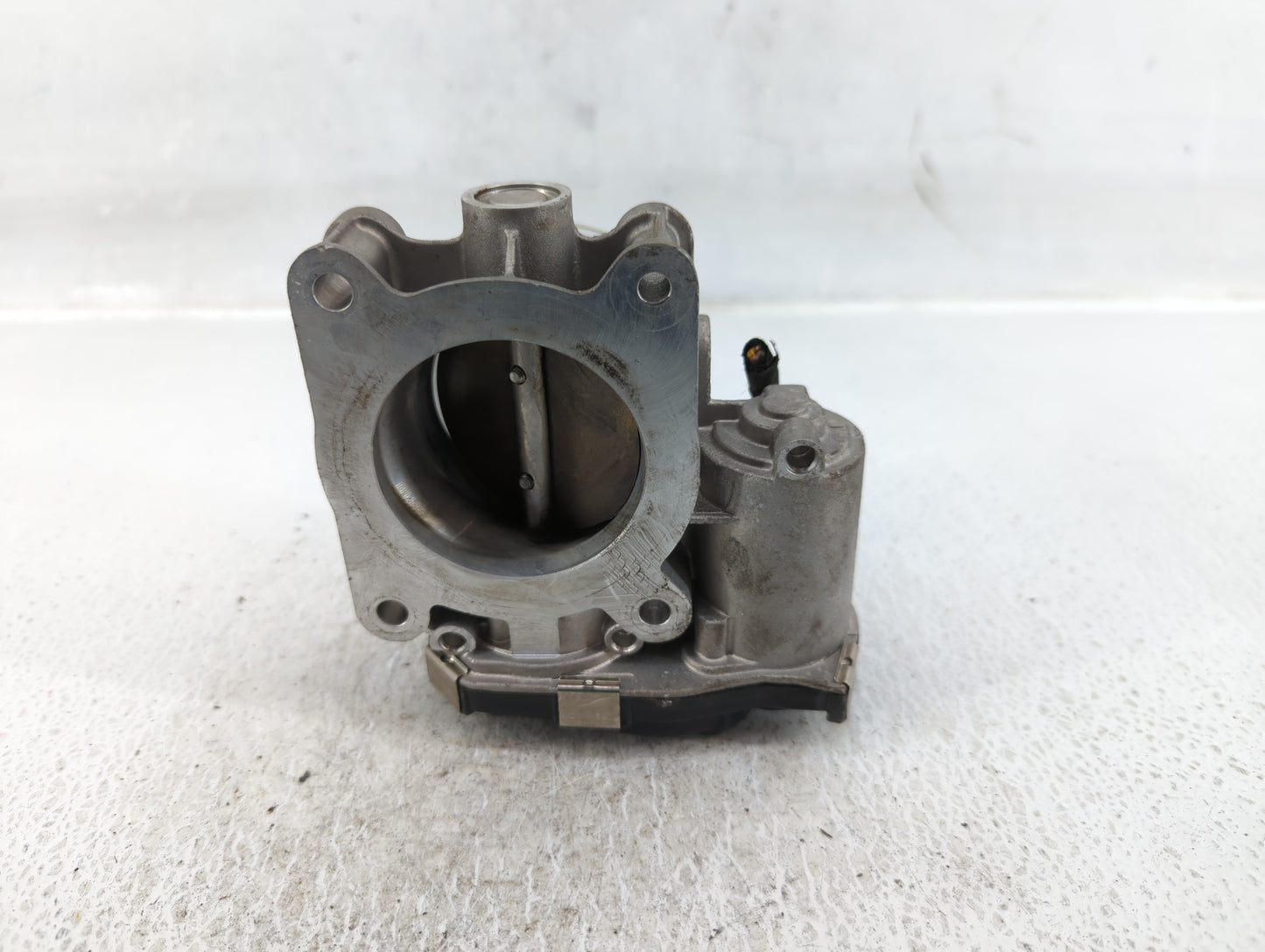 2014-2017 Buick Regal Throttle Body P/N:12627067DA Fits Fits 2013 2014 2015 2016 2017 2018 2019 2020 2021 OEM Used Auto Part
