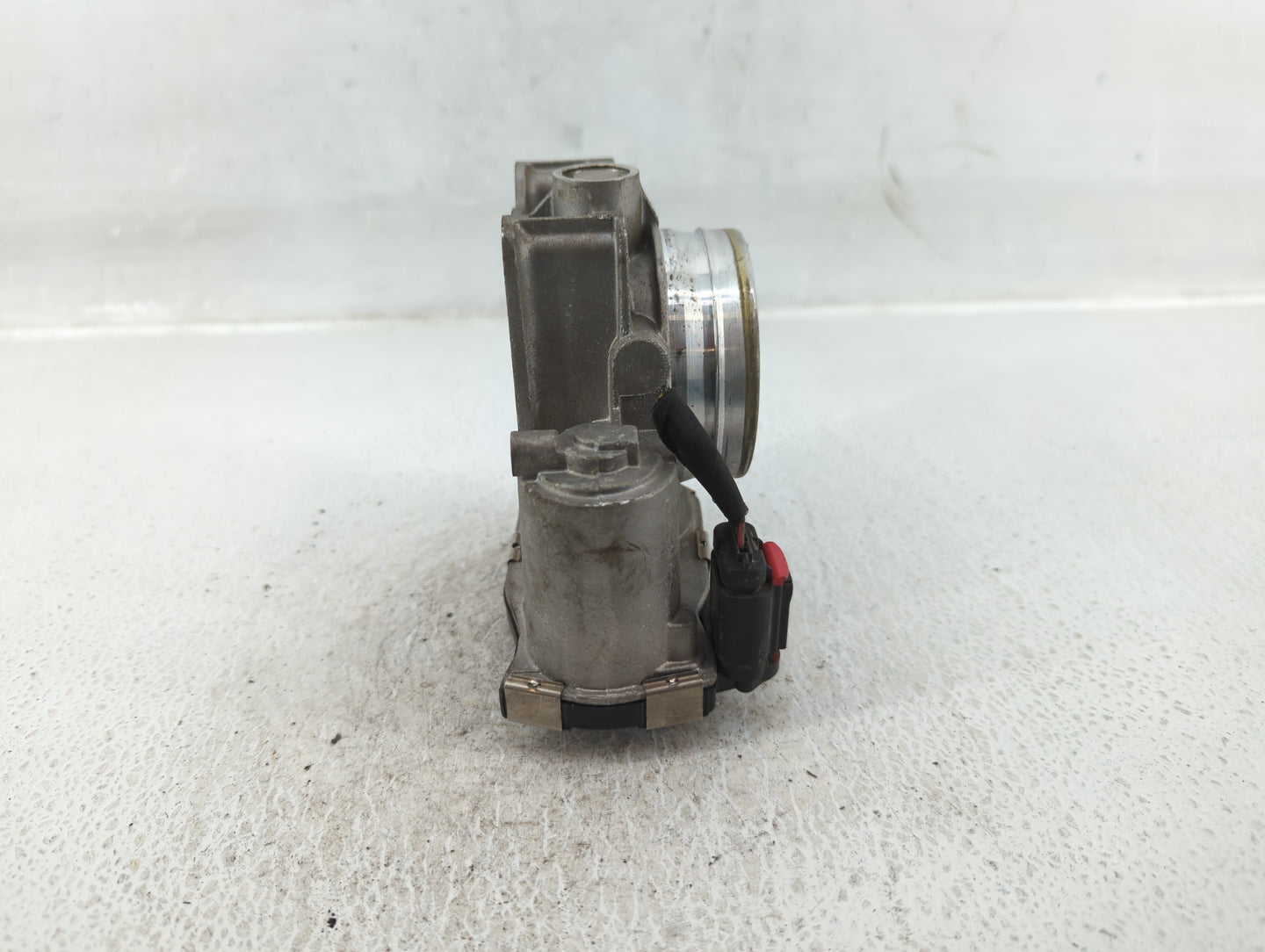 2014-2017 Buick Regal Throttle Body P/N:12627067DA Fits Fits 2013 2014 2015 2016 2017 2018 2019 2020 2021 OEM Used Auto Part