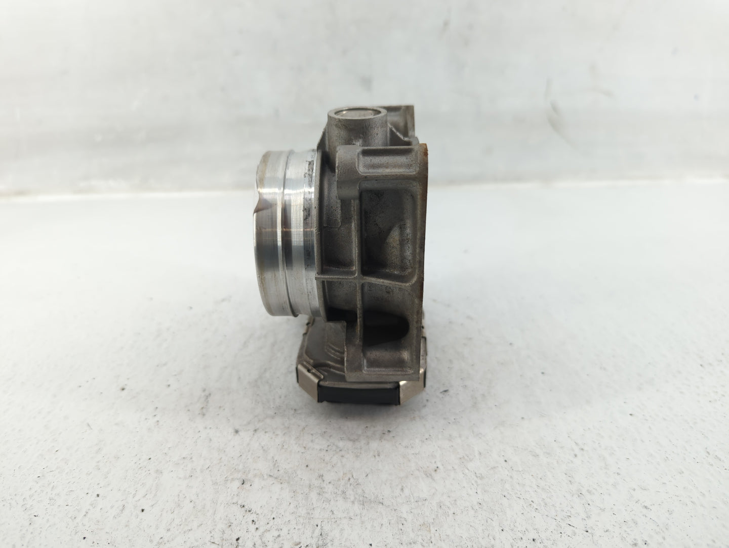 2014-2017 Buick Regal Throttle Body P/N:12625067DA Fits Fits 2013 2014 2015 2016 2017 2018 2019 2020 2021 OEM Used Auto Part