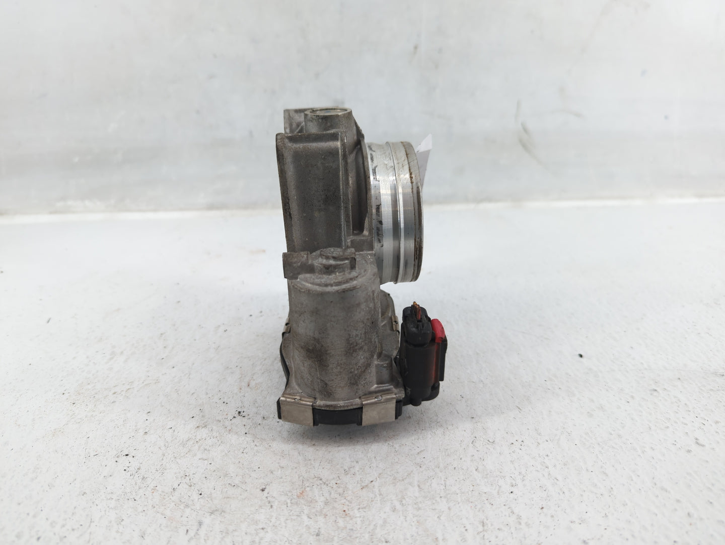 2014-2017 Buick Regal Throttle Body P/N:12627067DA Fits Fits 2013 2014 2015 2016 2017 2018 2019 2020 2021 OEM Used Auto Part