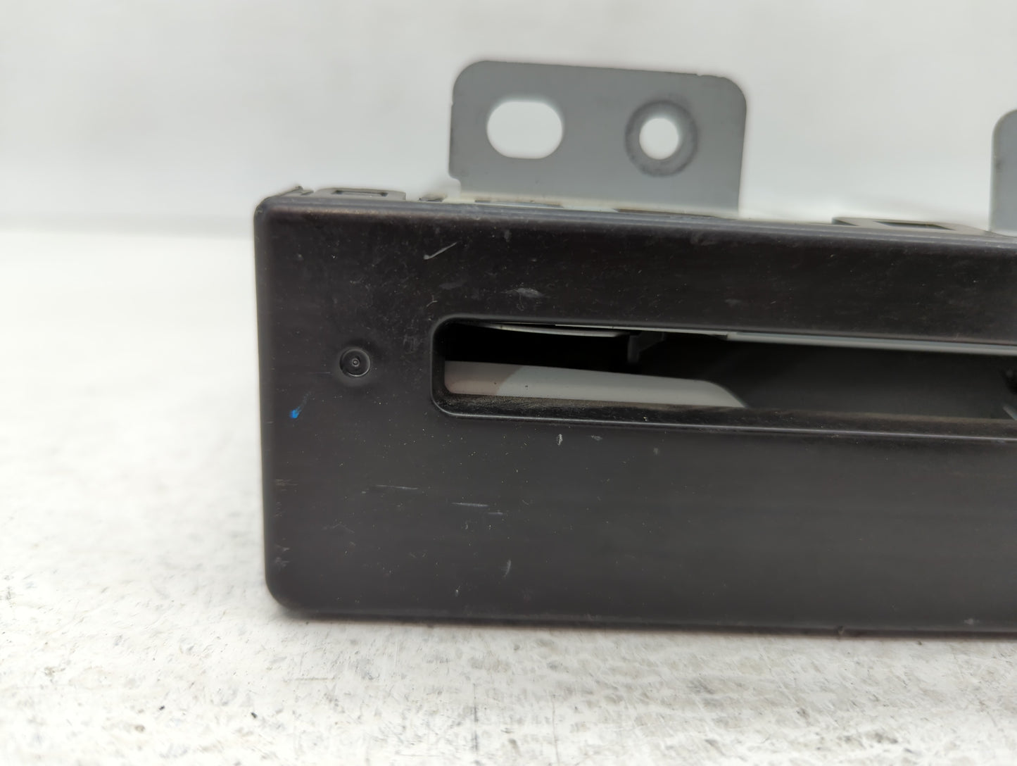 2015-2017 Buick Regal Am Fm Cd Player Radio Receiver - Oemusedautoparts1.com