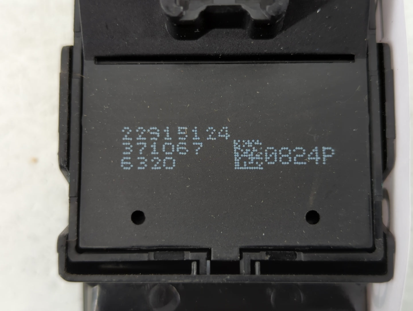 2014-2017 Buick Regal Master Power Window Switch Replacement Driver Side Left P/N:371067 22915124 Fits OEM Used Auto Parts -