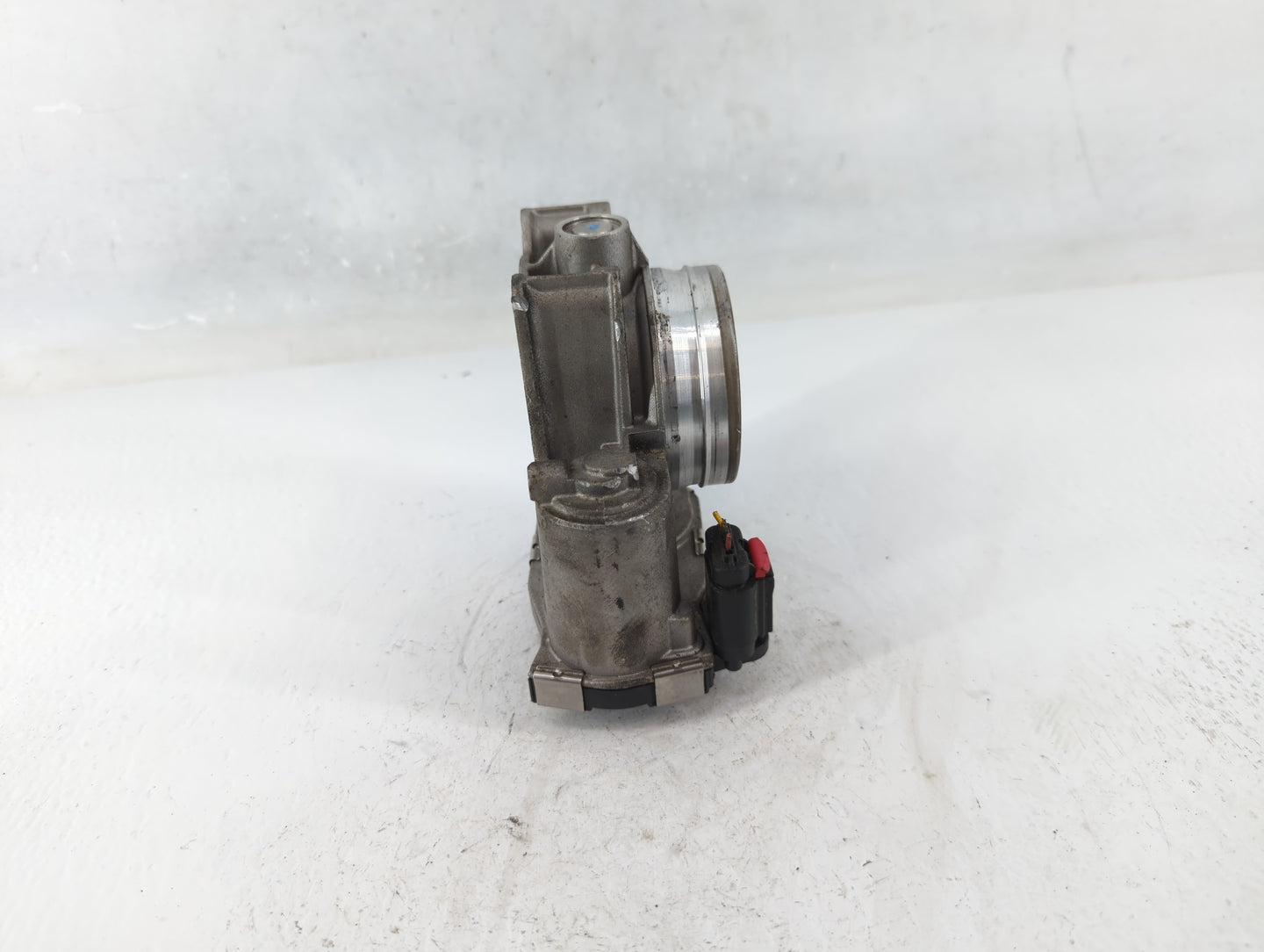 2014-2017 Buick Regal Throttle Body P/N:12627067DA Fits Fits 2013 2014 2015 2016 2017 2018 2019 2020 2021 OEM Used Auto Part