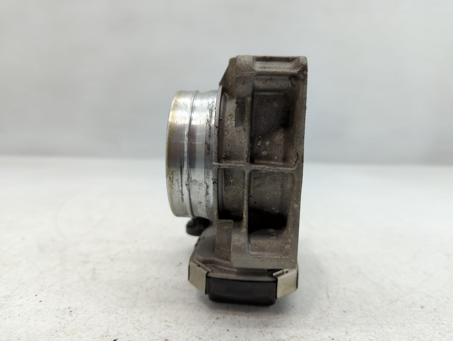2014-2017 Buick Regal Throttle Body P/N:12627067DA Fits Fits 2013 2014 2015 2016 2017 2018 2019 2020 2021 OEM Used Auto Part