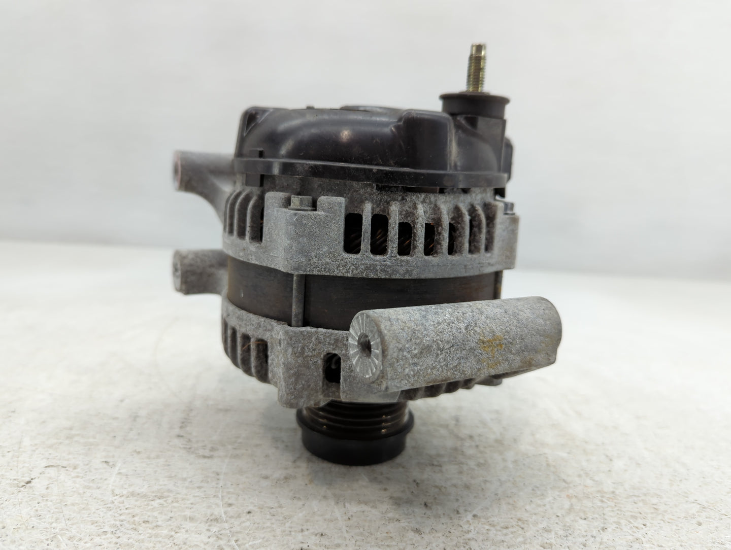 2014-2017 Buick Regal Alternator Replacement Generator Charging Assembly Engine OEM P/N:TN104210-1902 13592810 Fits OEM Used