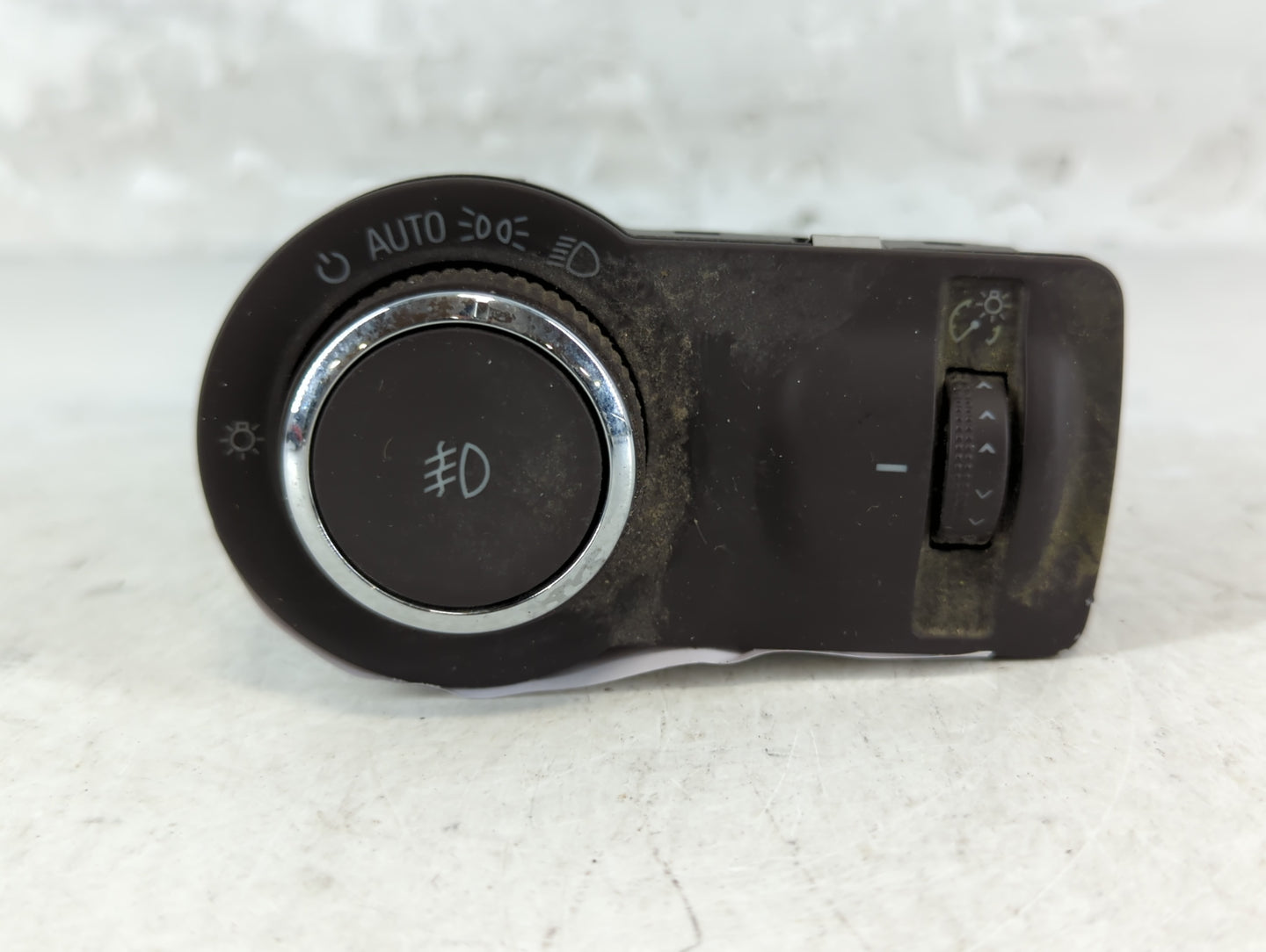 2014-2017 Buick Regal Headlight Head Light Switch Lamp Control - Oemusedautoparts1.com