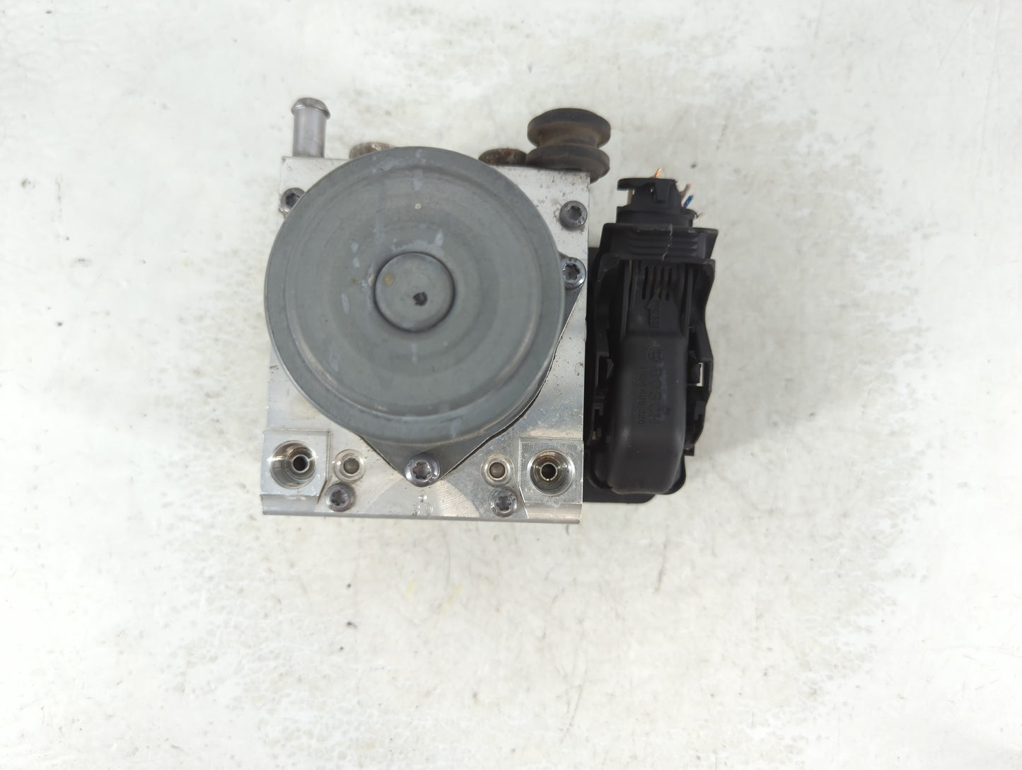 2015 Buick Regal ABS Pump Control Module Replacement P/N:23226998 Fits OEM Used Auto Parts - Oemusedautoparts1.com