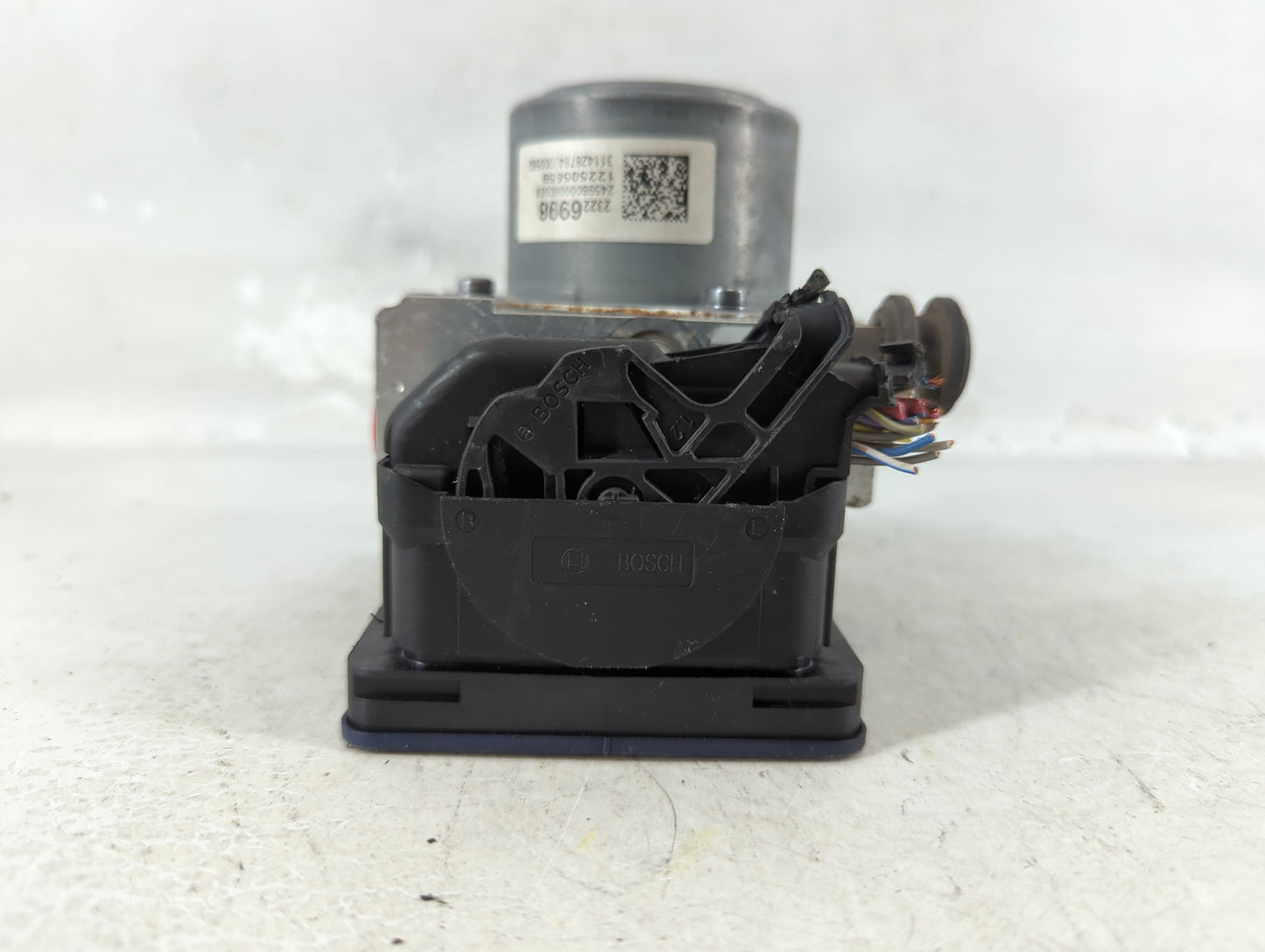 2015 Buick Regal ABS Pump Control Module Replacement P/N:23226998 Fits OEM Used Auto Parts - Oemusedautoparts1.com