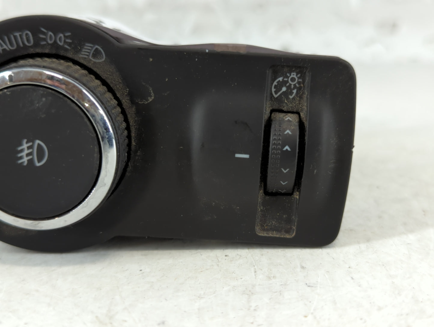 2014-2017 Buick Regal Headlight Head Light Switch Lamp Control 22901646 - Oemusedautoparts1.com