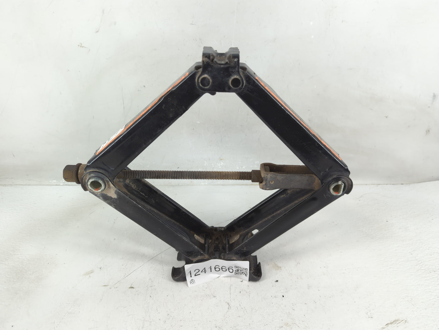 2015 Buick Verano Spare Scissor Car Jack 1241666 - Oemusedautoparts1.com