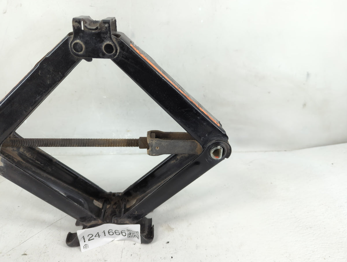2015 Buick Verano Spare Scissor Car Jack 1241666 - Oemusedautoparts1.com