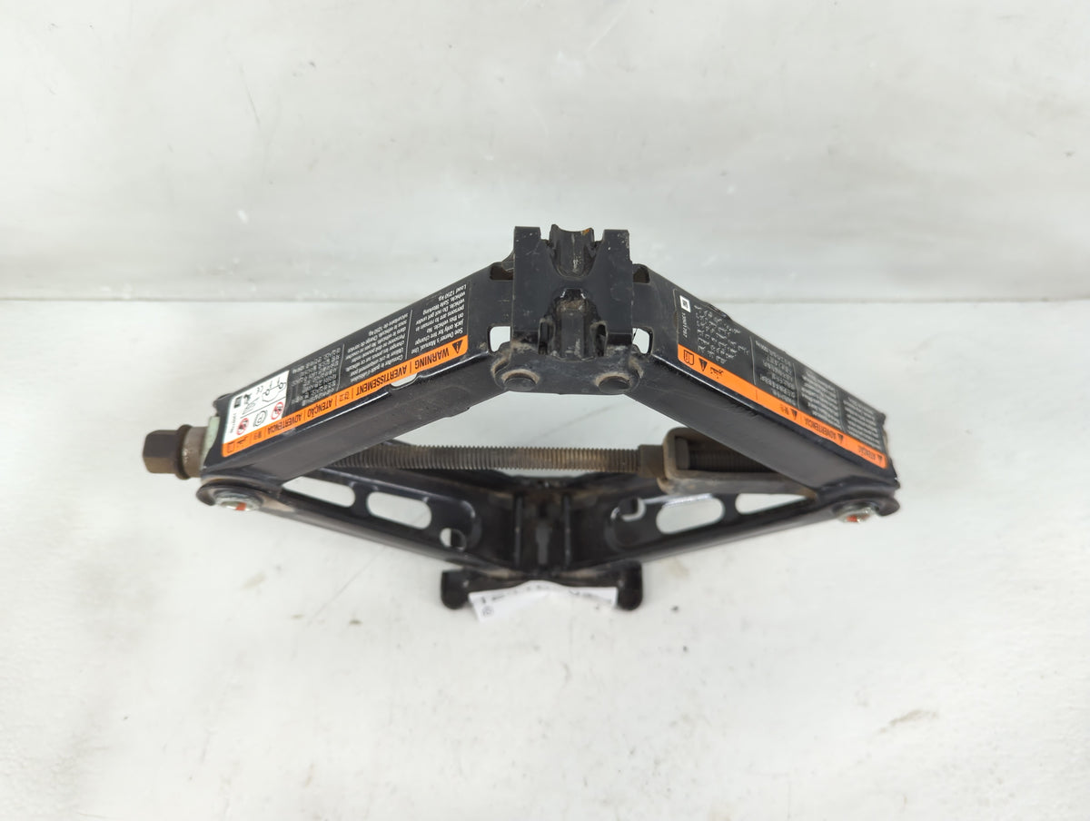 2015 Buick Verano Spare Scissor Car Jack 1241666 - Oemusedautoparts1.com