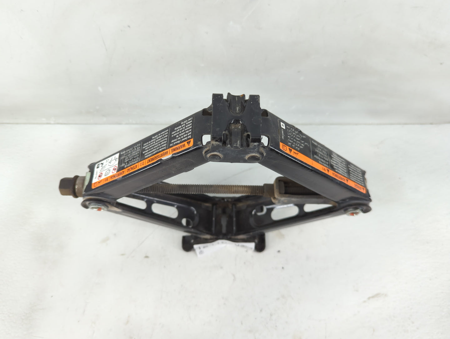 2015 Buick Verano Spare Scissor Car Jack - Oemusedautoparts1.com
