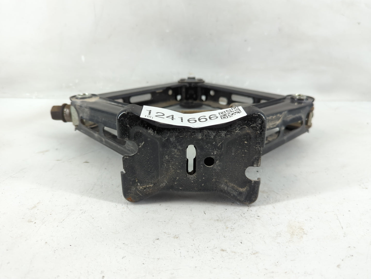2015 Buick Verano Spare Scissor Car Jack - Oemusedautoparts1.com