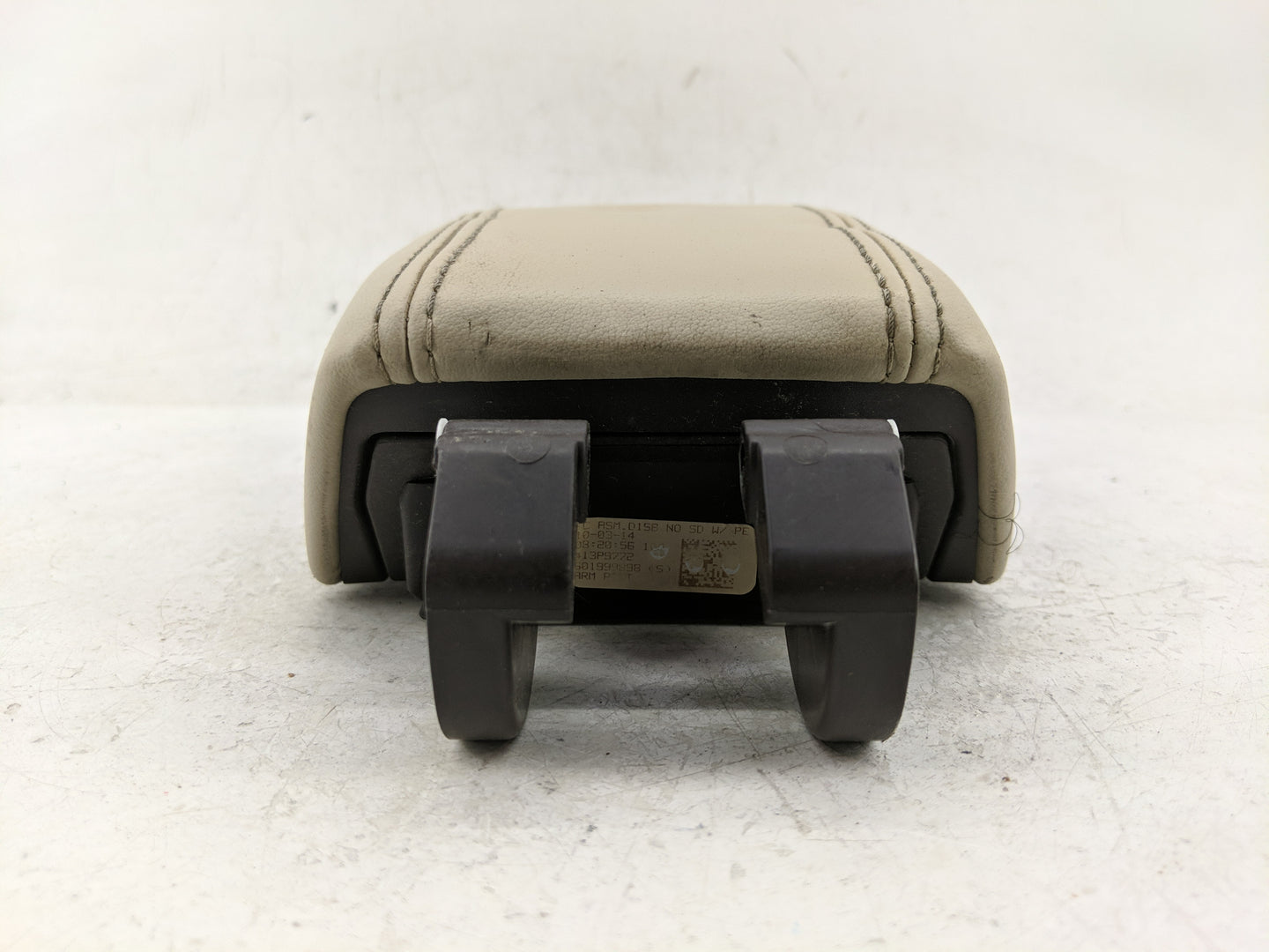 2015-2017 Buick Verano Center Console Armrest Cover Lid Fits Fits 2015 2016 2017 OEM Used Auto Parts - Oemusedautoparts1.com
