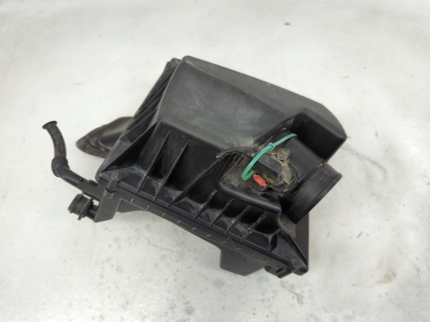 2013-2016 Buick Verano Air Cleaner Intake-duct Hose Tube - Oemusedautoparts1.com