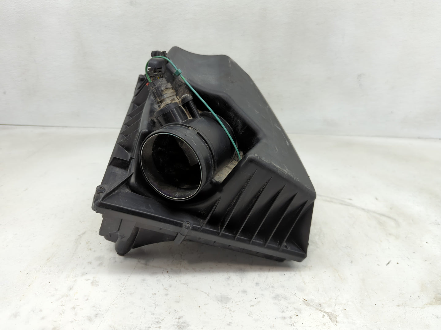 2013-2016 Buick Verano Air Cleaner Intake-duct Hose Tube - Oemusedautoparts1.com