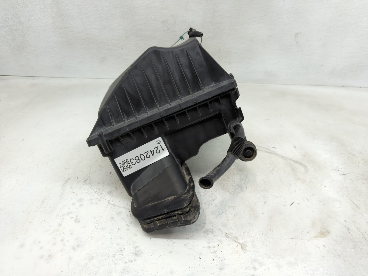 2013-2016 Buick Verano Air Cleaner Intake-duct Hose Tube - Oemusedautoparts1.com