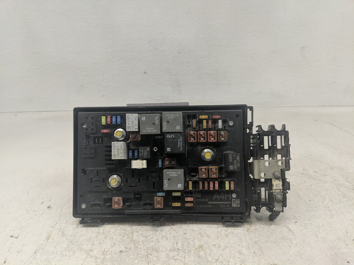 2013-2016 Buick Verano Fusebox Fuse Box Panel Relay Module P/N:22938540 Fits Fits 2013 2014 2015 2016 OEM Used Auto Parts - 
