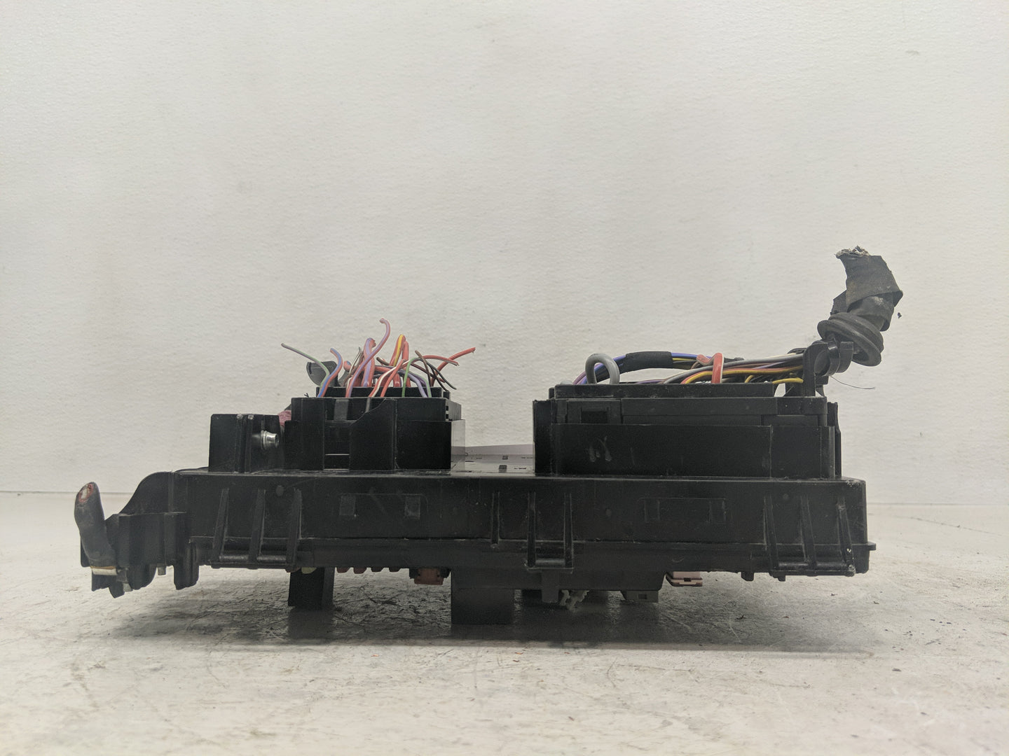 2013-2016 Buick Verano Fusebox Fuse Box Panel Relay Module P/N:22938540 Fits Fits 2013 2014 2015 2016 OEM Used Auto Parts - 