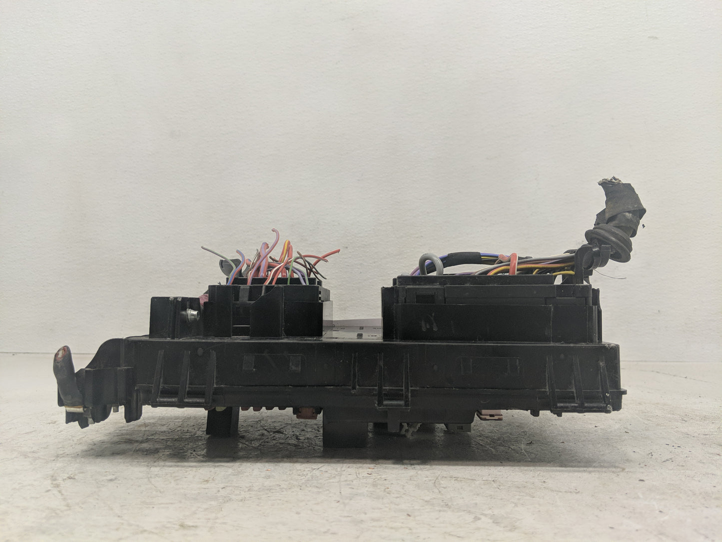 2013-2016 Buick Verano Fusebox Fuse Box Panel Relay Module P/N:22938540 Fits Fits 2013 2014 2015 2016 OEM Used Auto Parts - 