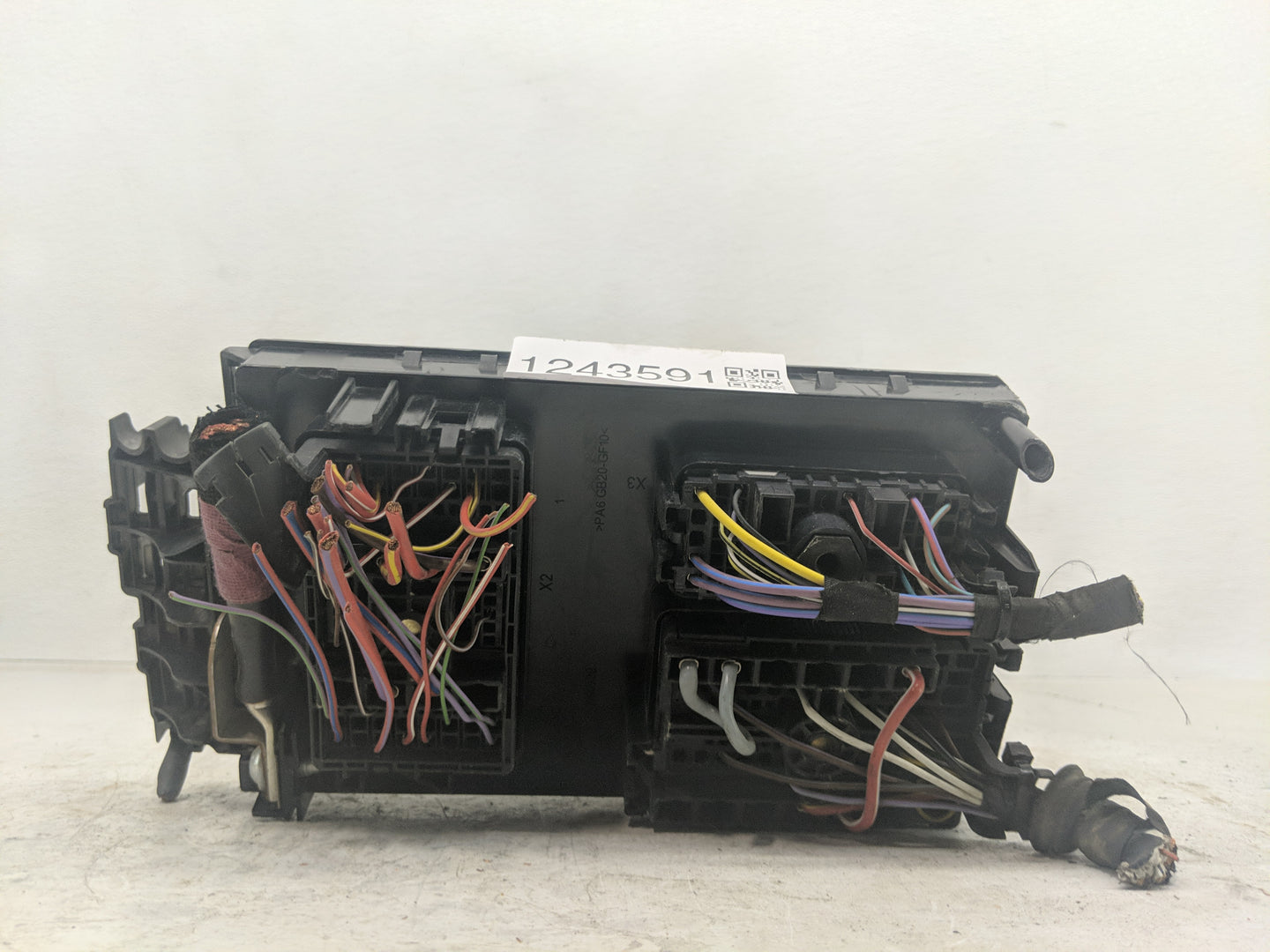 2013-2016 Buick Verano Fusebox Fuse Box Panel Relay Module P/N:22938540 Fits Fits 2013 2014 2015 2016 OEM Used Auto Parts - 