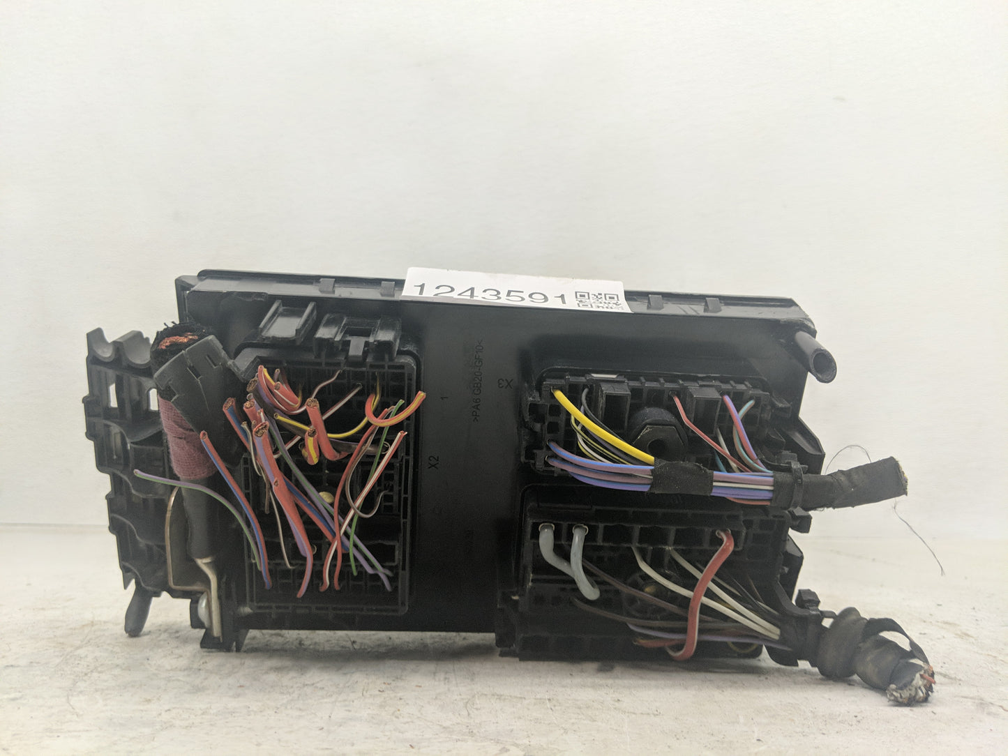 2013-2016 Buick Verano Fusebox Fuse Box Panel Relay Module P/N:22938540 Fits Fits 2013 2014 2015 2016 OEM Used Auto Parts - 