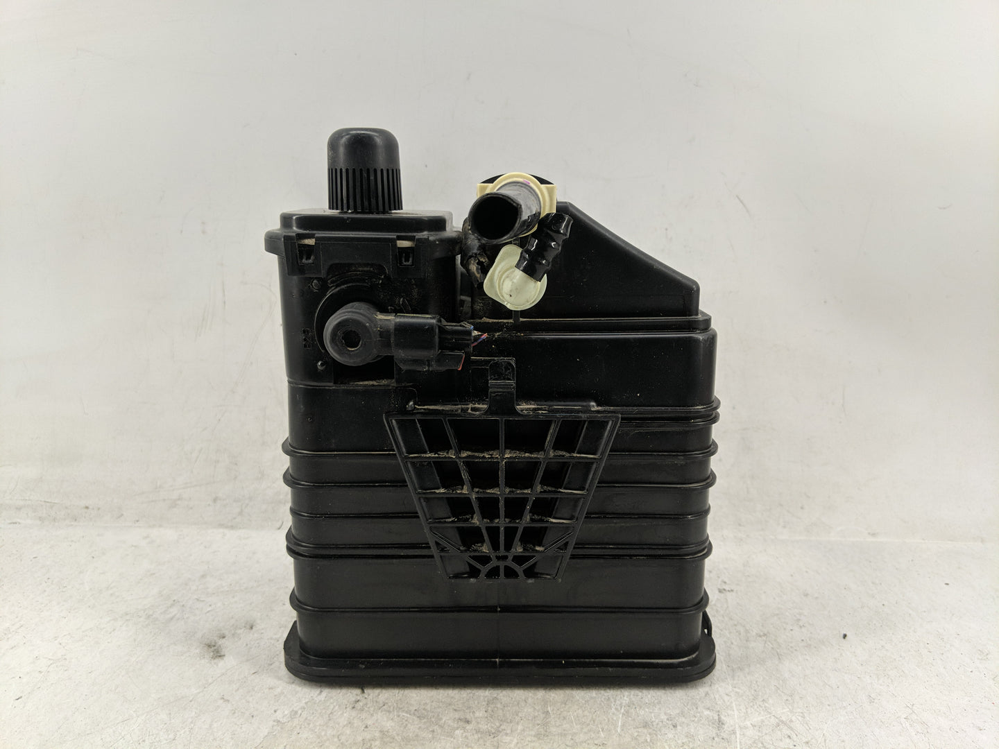2015 Buick Verano Fuel Vapor Charcoal Canister 1243604 - Oemusedautoparts1.com