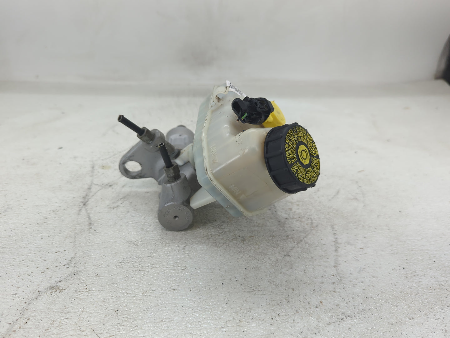 2012-2017 Buick Verano Brake Master Cylinder - Oemusedautoparts1.com