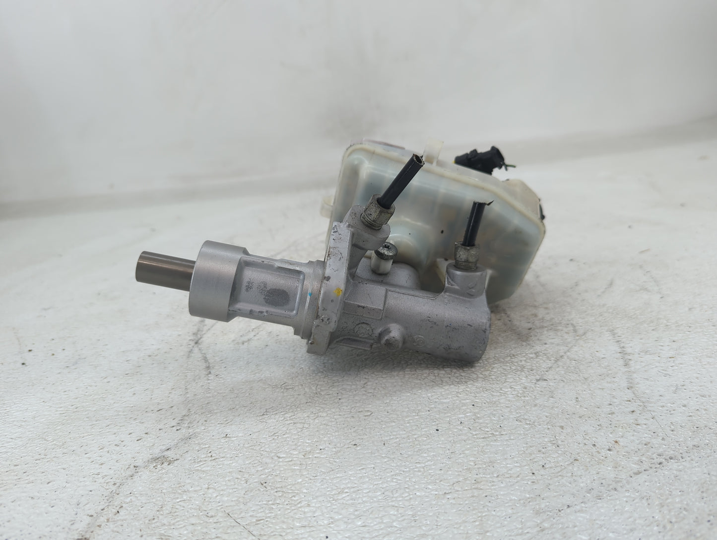 2012-2017 Buick Verano Brake Master Cylinder - Oemusedautoparts1.com