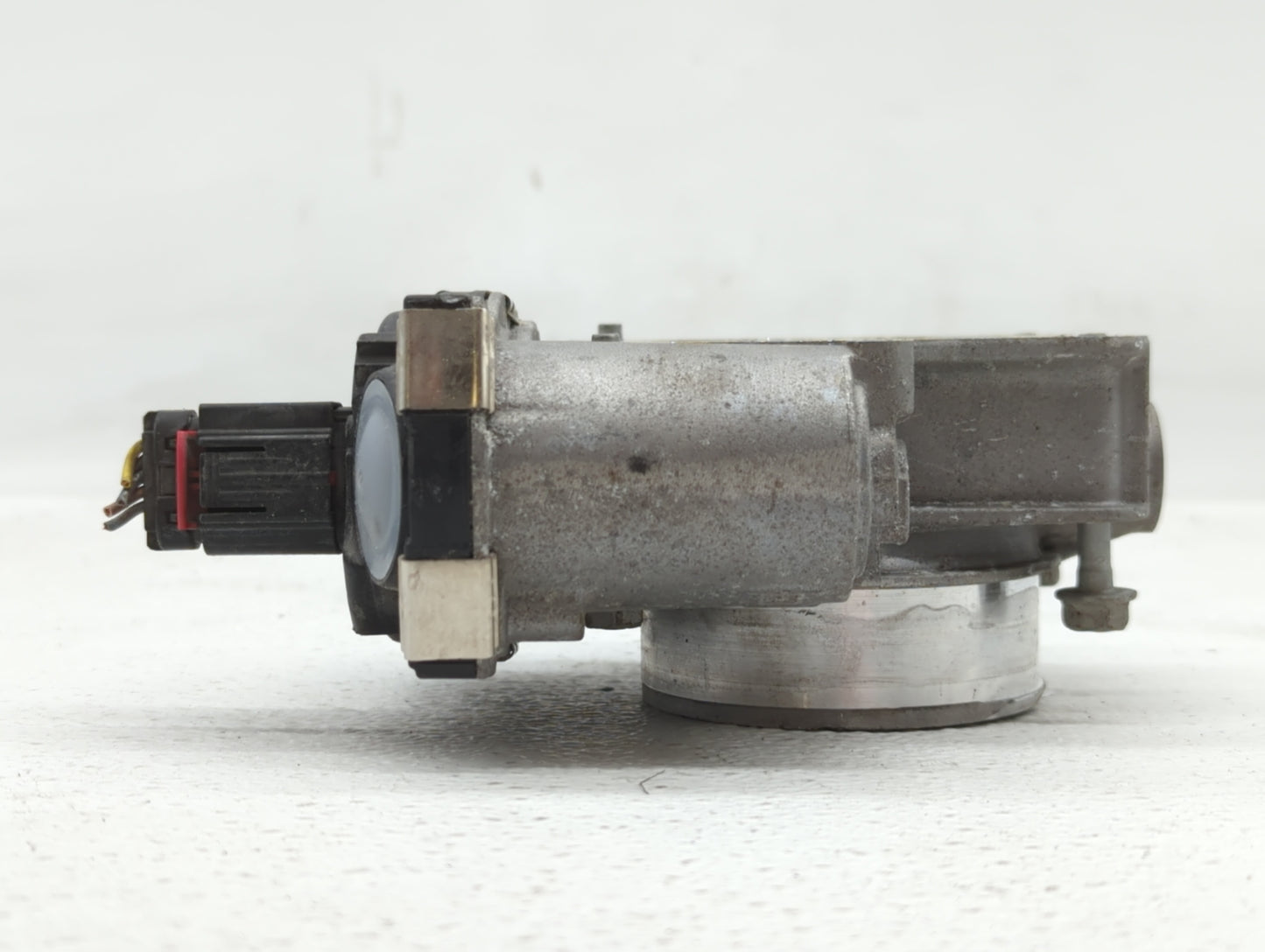 2012-2015 Buick Verano Throttle Body P/N:12627217DA 12632101CA Fits Fits 2012 2013 2014 2015 OEM Used Auto Parts - Oemusedau