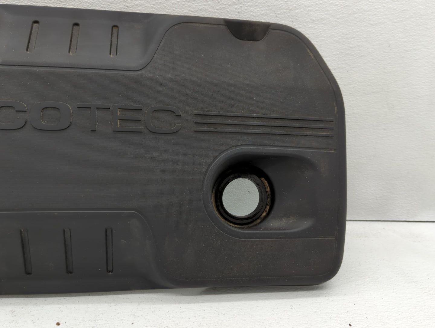 2015 Buick Verano Engine Cover - Oemusedautoparts1.com