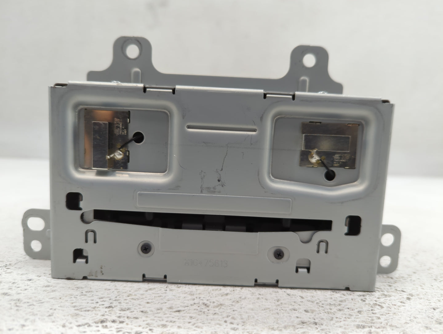 2015-2016 Buick Verano Am Fm Cd Player Radio Receiver - Oemusedautoparts1.com
