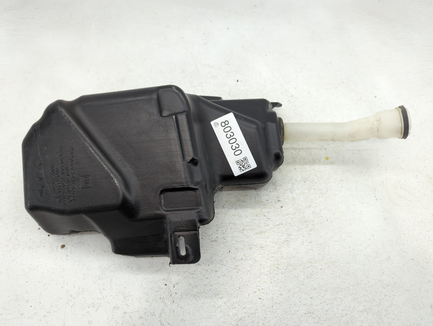2014-2017 Buick Verano Windshield Washer Fluid Reservoir Bottle Oem - Oemusedautoparts1.com