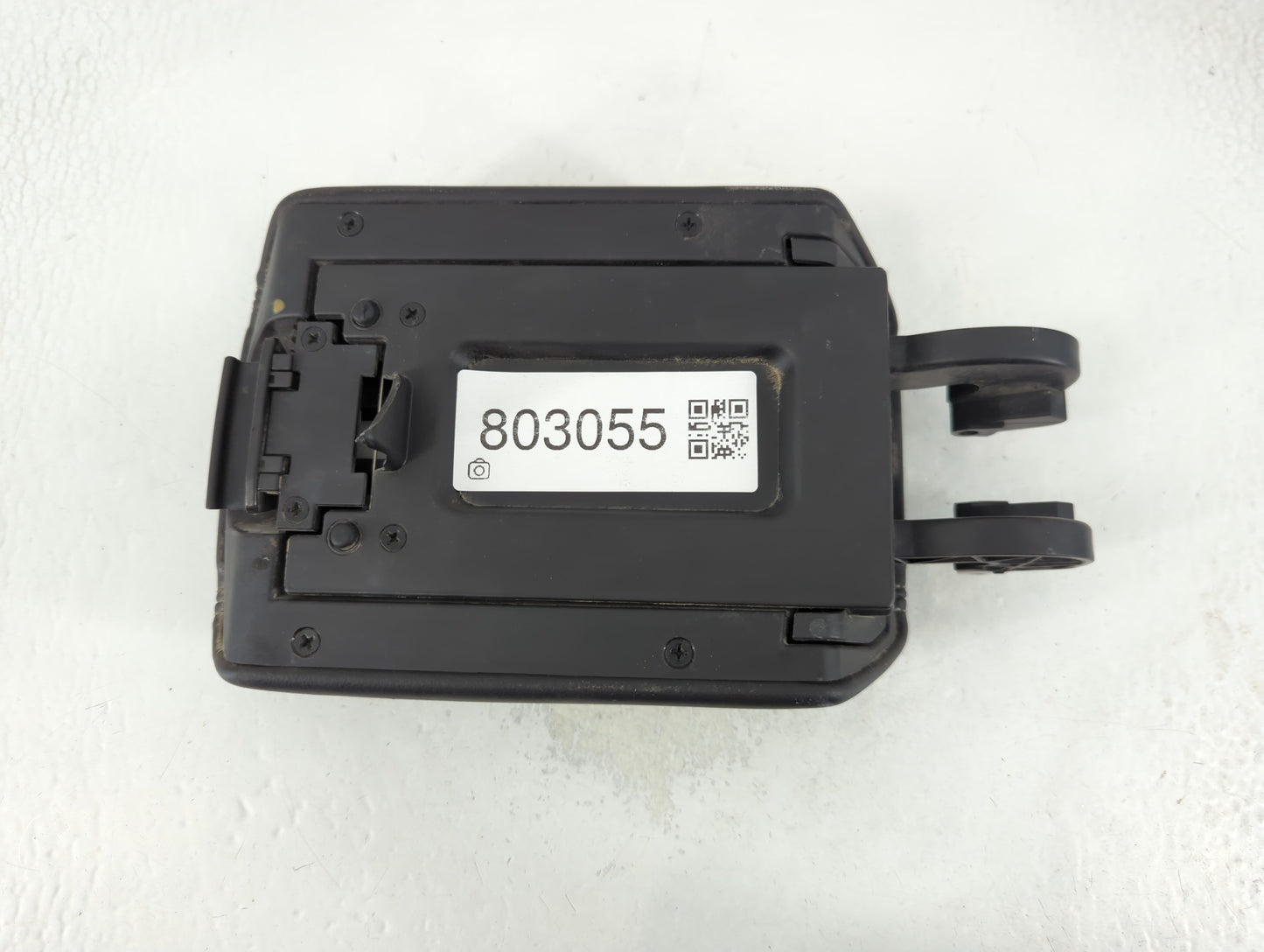 2015 Buick Verano Center Console Armrest Cover Lid P/N:607090731 Fits OEM Used Auto Parts - Oemusedautoparts1.com